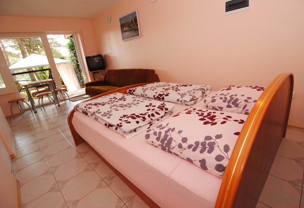 Guesthouse "Nakvyne Pas Zveja" Purvynes Street Nida Zewnętrze zdjęcie